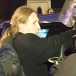 Augustus Costache: Jandarmeria, pasivă față de vandali și abuzivă cu oamenii pașnici Augustus Costache, urcat în duba jandarmeriei